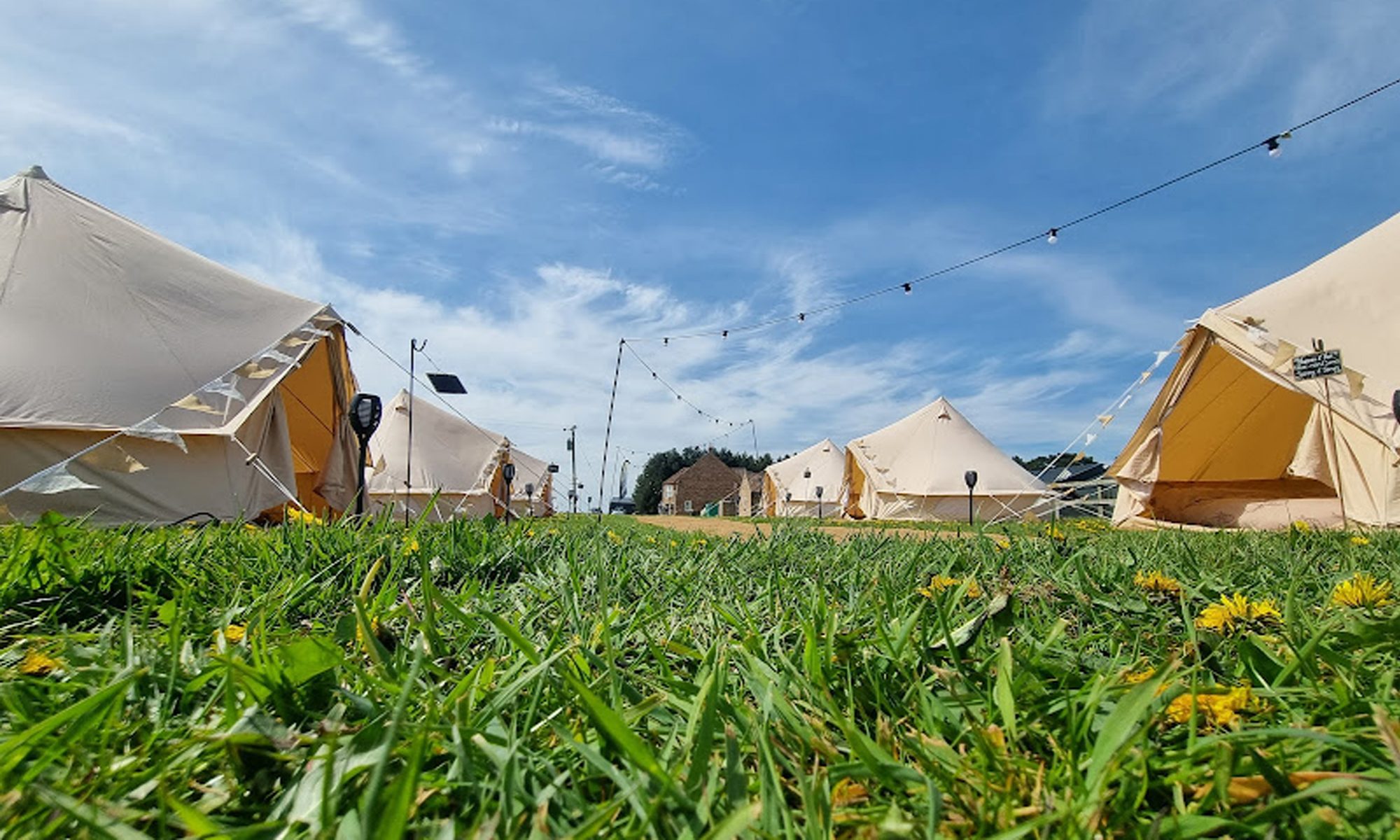 bell, tent, starbright, hideaways, ltd, brough, east, riding, yorkshire, north, south, west, hire, marquee, near, me, glamping, camping, festivals, special, occasion, alternative, wedding, rustic, outdoor, outdoors, parties, party, birthday, goole, humberside